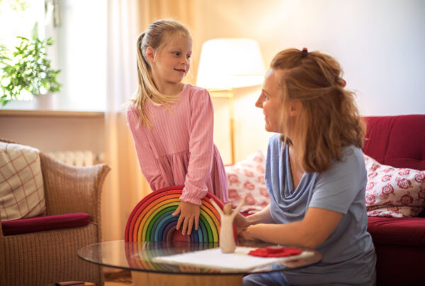 Erwachsenenhospiz Hospiz Kinderhospiz Hospizverein Pfaffenwinkel Mädchen Frau spielen