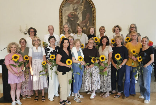 Ehrenamtliche Hospizbegleiterinnen haben Ausbildung vom Hospizverein im Pfaffenwinkel abgeschlossen.