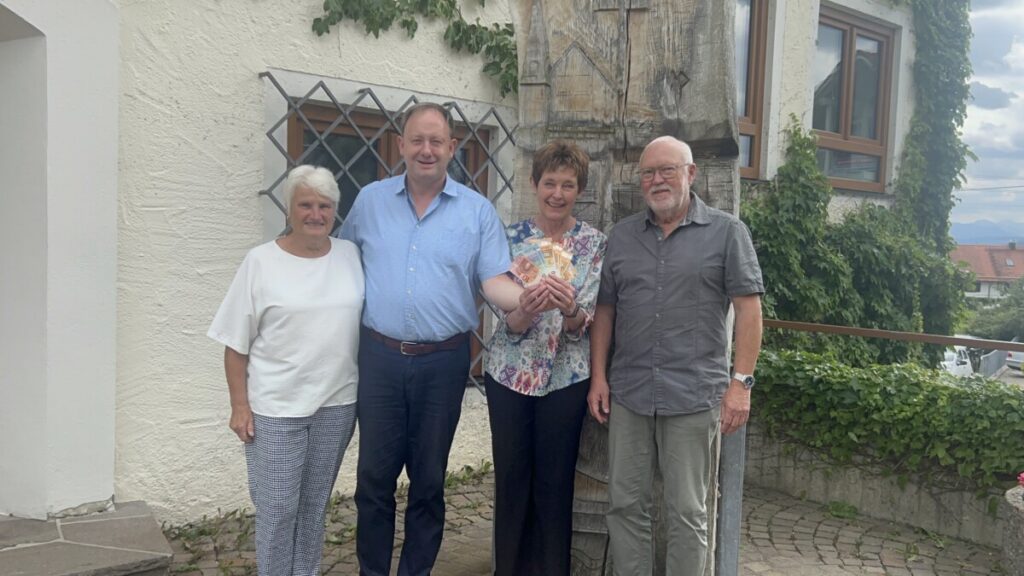 Sommerfest des Offenen Singens mit den Swinghearts – 300 Euro für das Kinderhospiz Polling